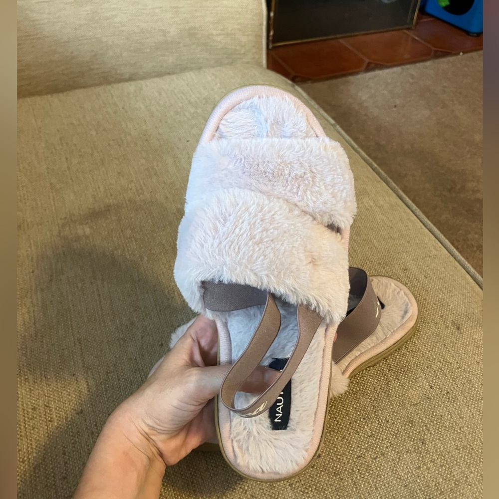 Nautica light purple fur slipper shoe